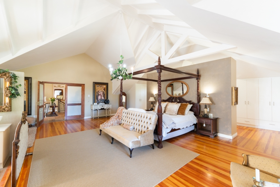 5 Bedroom Property for Sale in Northcliff Western Cape